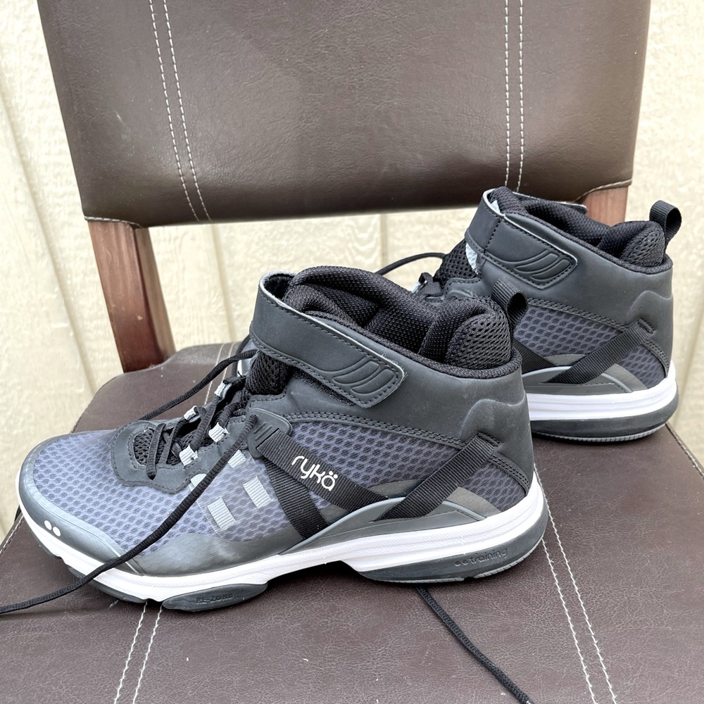 Ryka tennis shoes